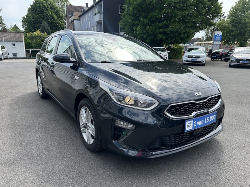 Kia cee'd / Ceed 1.6 CRDi VISION AUTOM*SHZG*NAVI*BTH*PDC*R-CAM