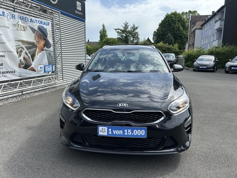 Kia cee'd / Ceed 1.6 CRDi VISION AUTOM*SHZG*NAVI*BTH*PDC*R-CAM