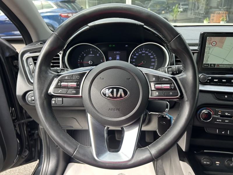 Kia cee'd / Ceed 1.6 CRDi VISION AUTOM*SHZG*NAVI*BTH*PDC*R-CAM