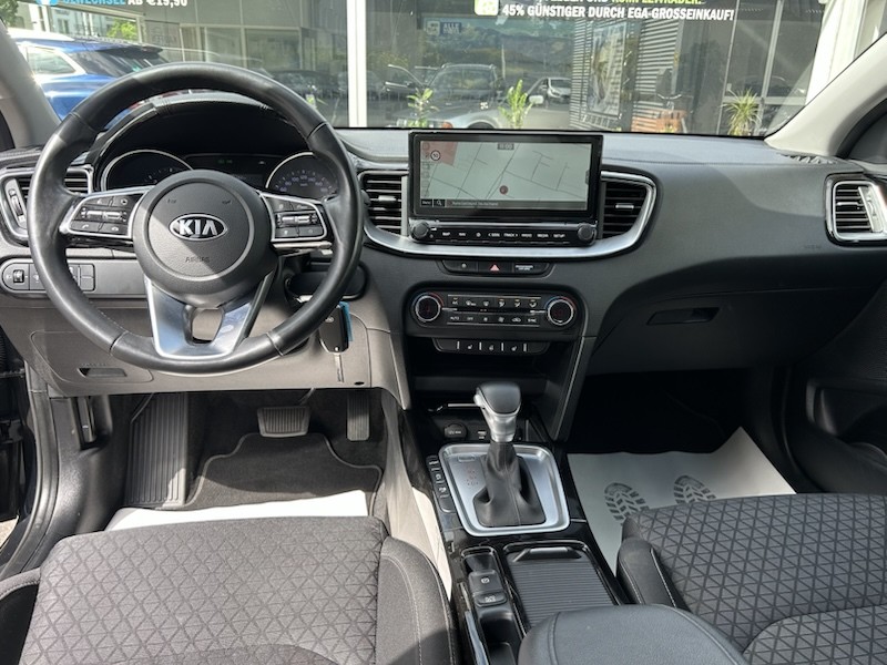 Kia cee'd / Ceed 1.6 CRDi VISION AUTOM*SHZG*NAVI*BTH*PDC*R-CAM