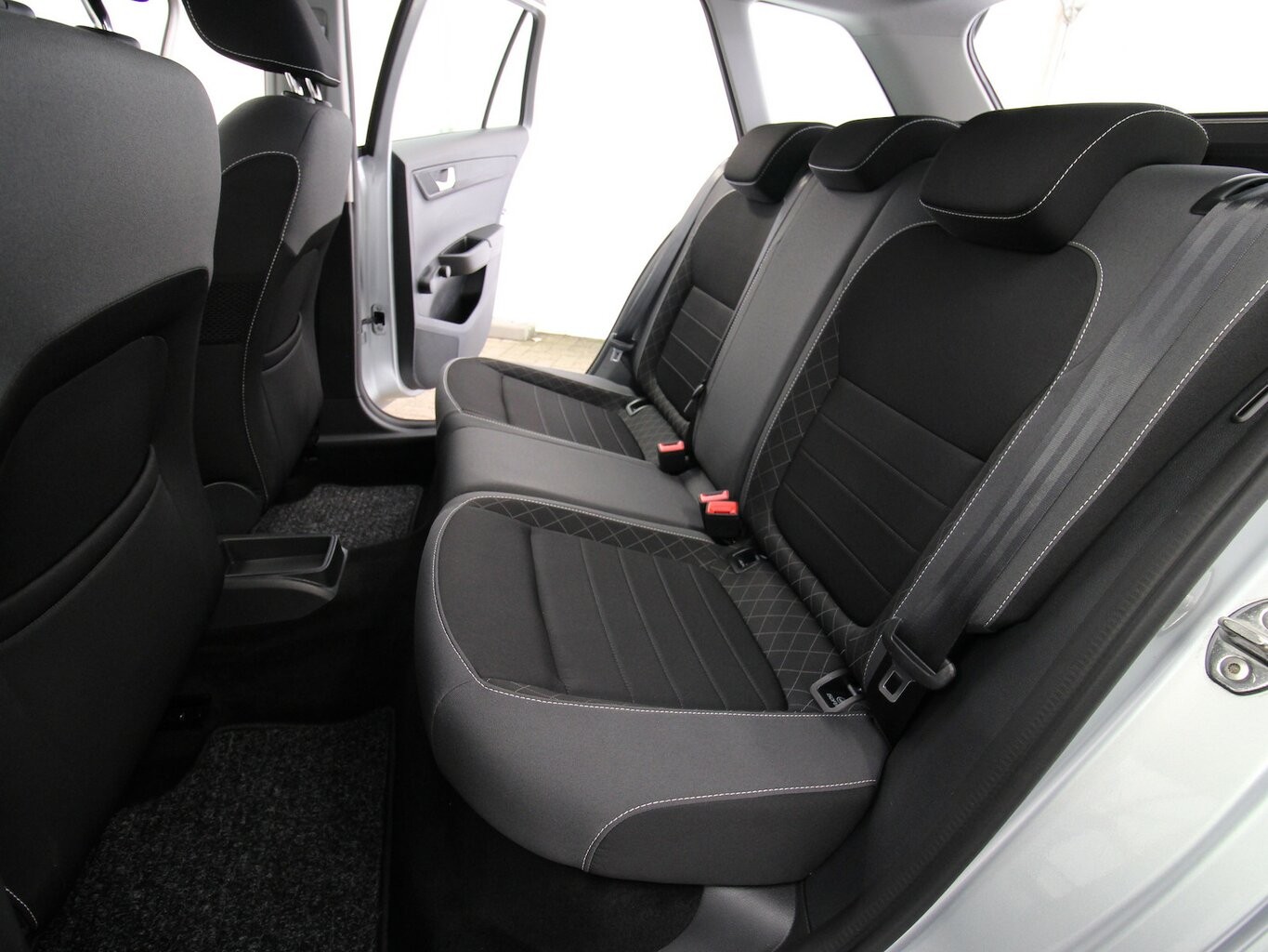 Skoda Fabia Combi 1.0 MPI Ambition KAMERA+SITZHEIZUNG...