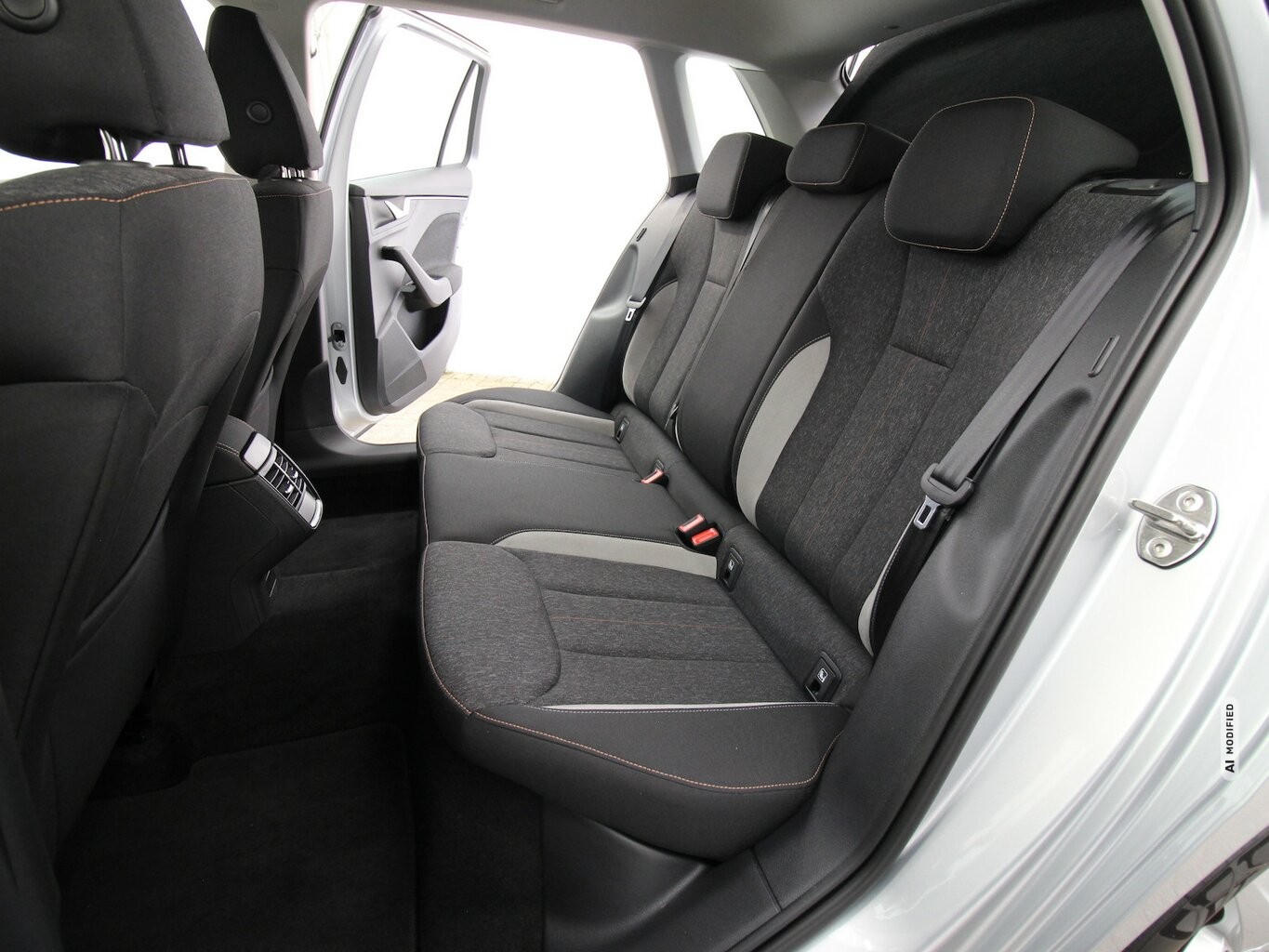 Skoda Kamiq TSI OPF DSG Style Plus NAVI+LED+ACC+ALU17...