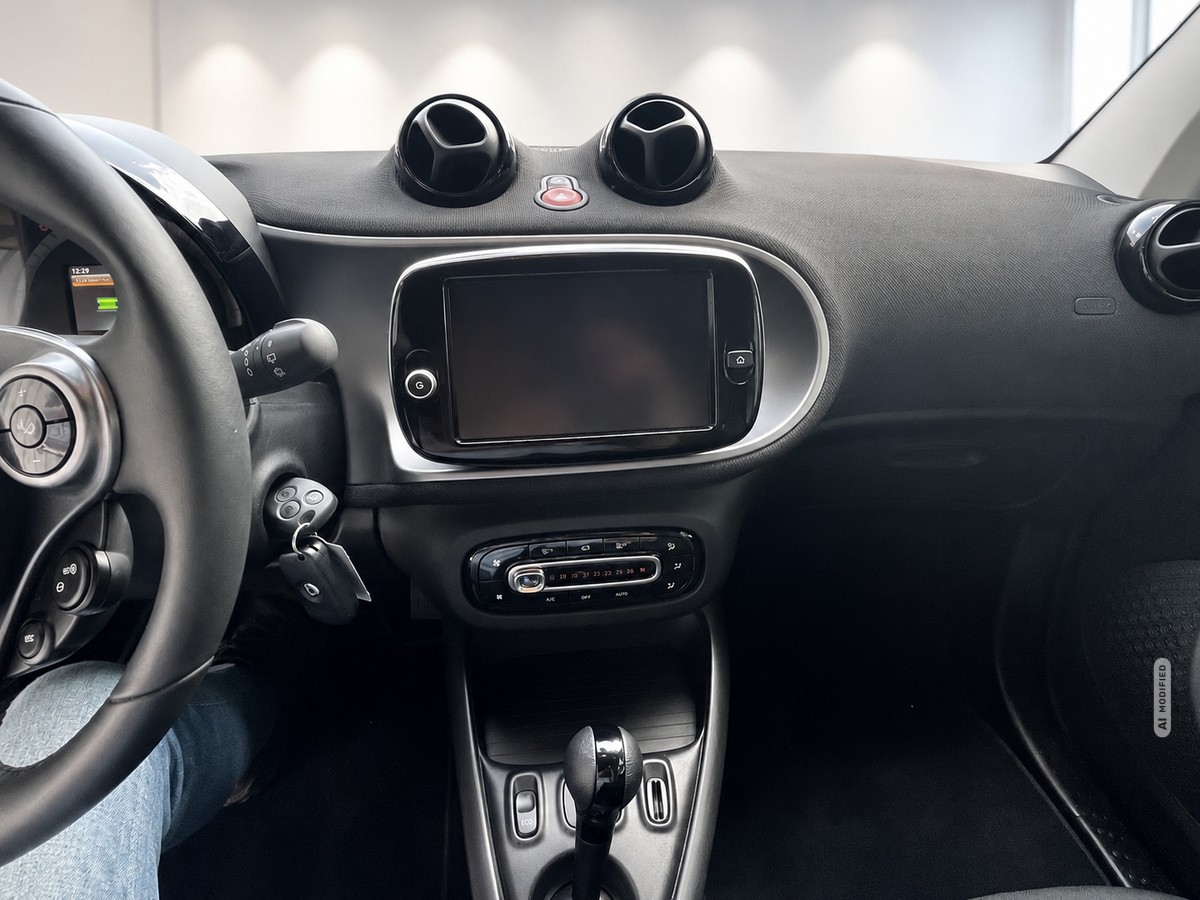 Smart ForTwo EQ PREMIUM PANORAMA CAM MEDIA PDC SHZ ALU 