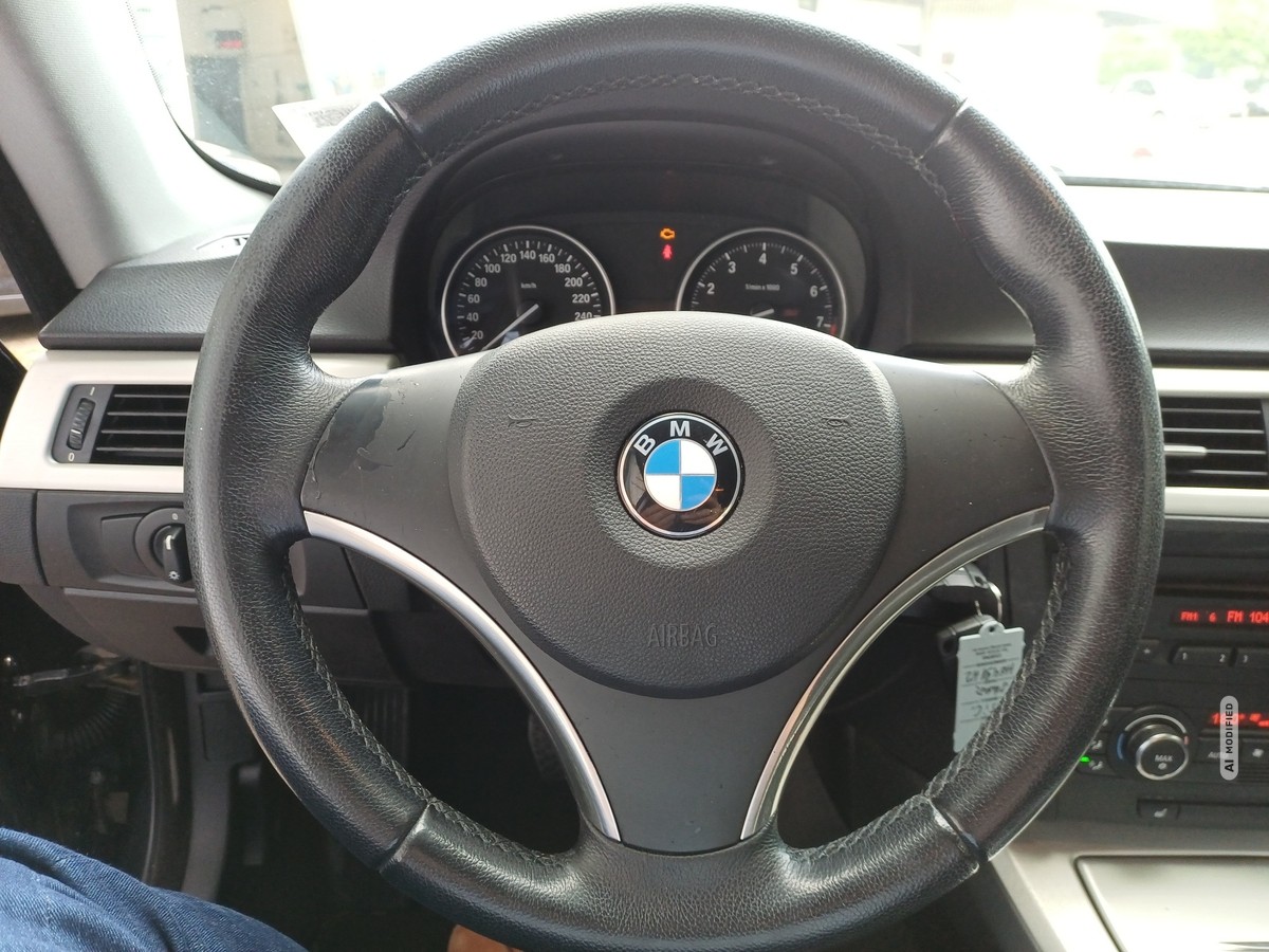 BMW 325 i COUPE KLIMA ALU XENON SHZ SPOSI 1 HAND 