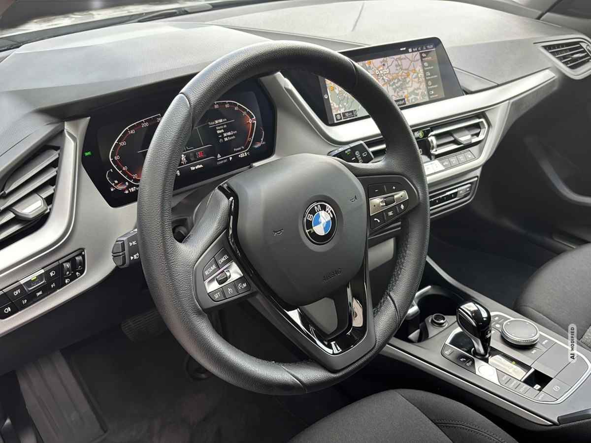 BMW 118118i Advantage *LED*SHZ*NAVI*KLIMA