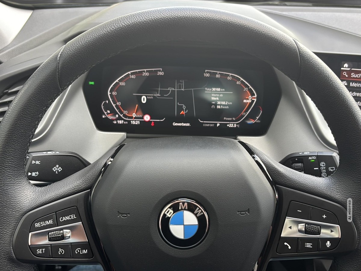 BMW 118118i Advantage *LED*SHZ*NAVI*KLIMA