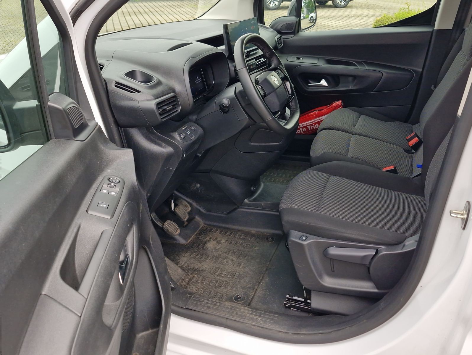 Opel Combo 1.5 D Cargo Edition XL Navi Kamera 180 SHZ