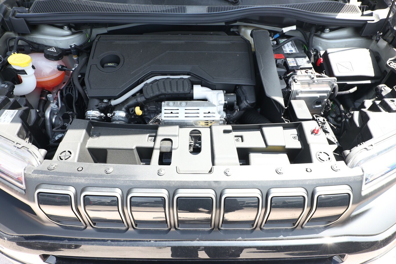 Jeep Avenger Hybrid Altitude Kam KlimaA ACC 17Z AppCo