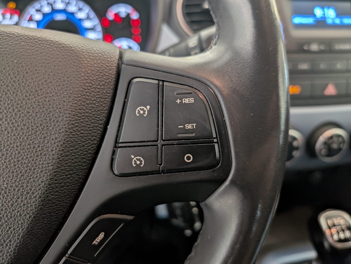 Hyundai i10 SHZ Lenkradheizung Funk ZV Alu