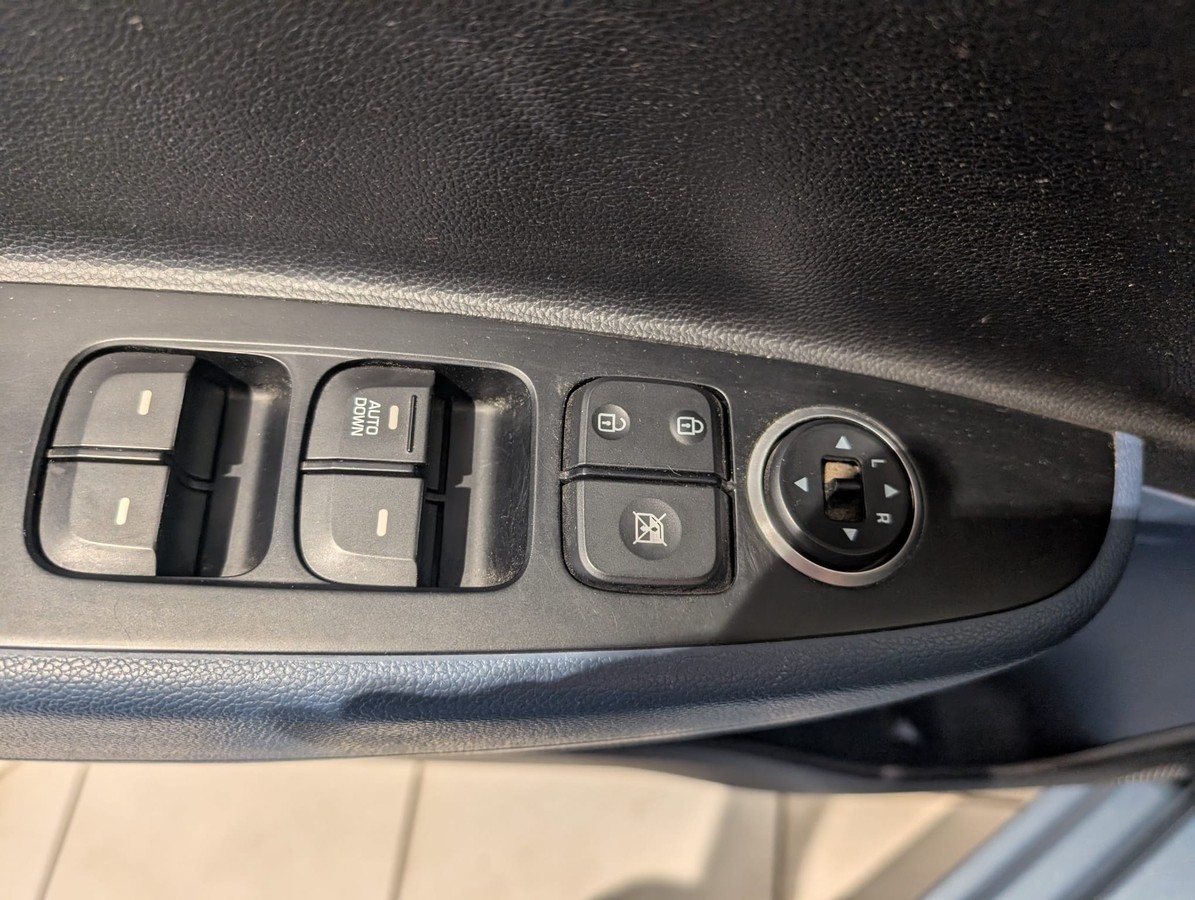 Hyundai i10 SHZ Lenkradheizung Funk ZV Alu