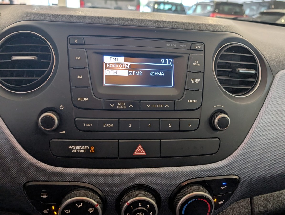 Hyundai i10 SHZ Lenkradheizung Funk ZV Alu
