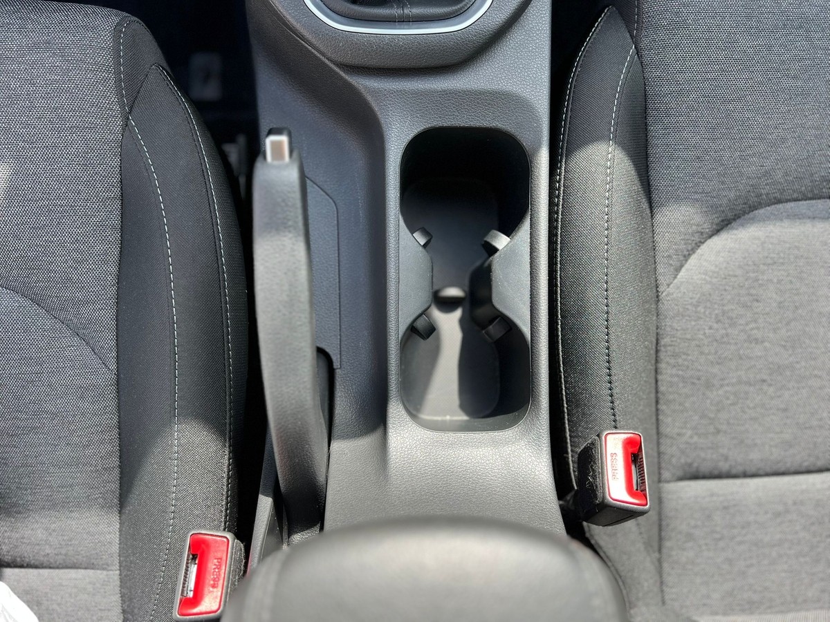 Hyundai i30 1.5 DPI Family Smart - Navi - Sitzhzg - R.Kam  + PDC 