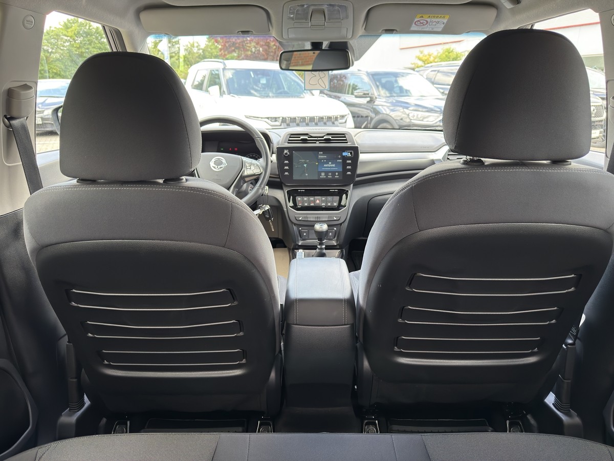 KGM Tivoli Nomad 1.5 M/T 2WD