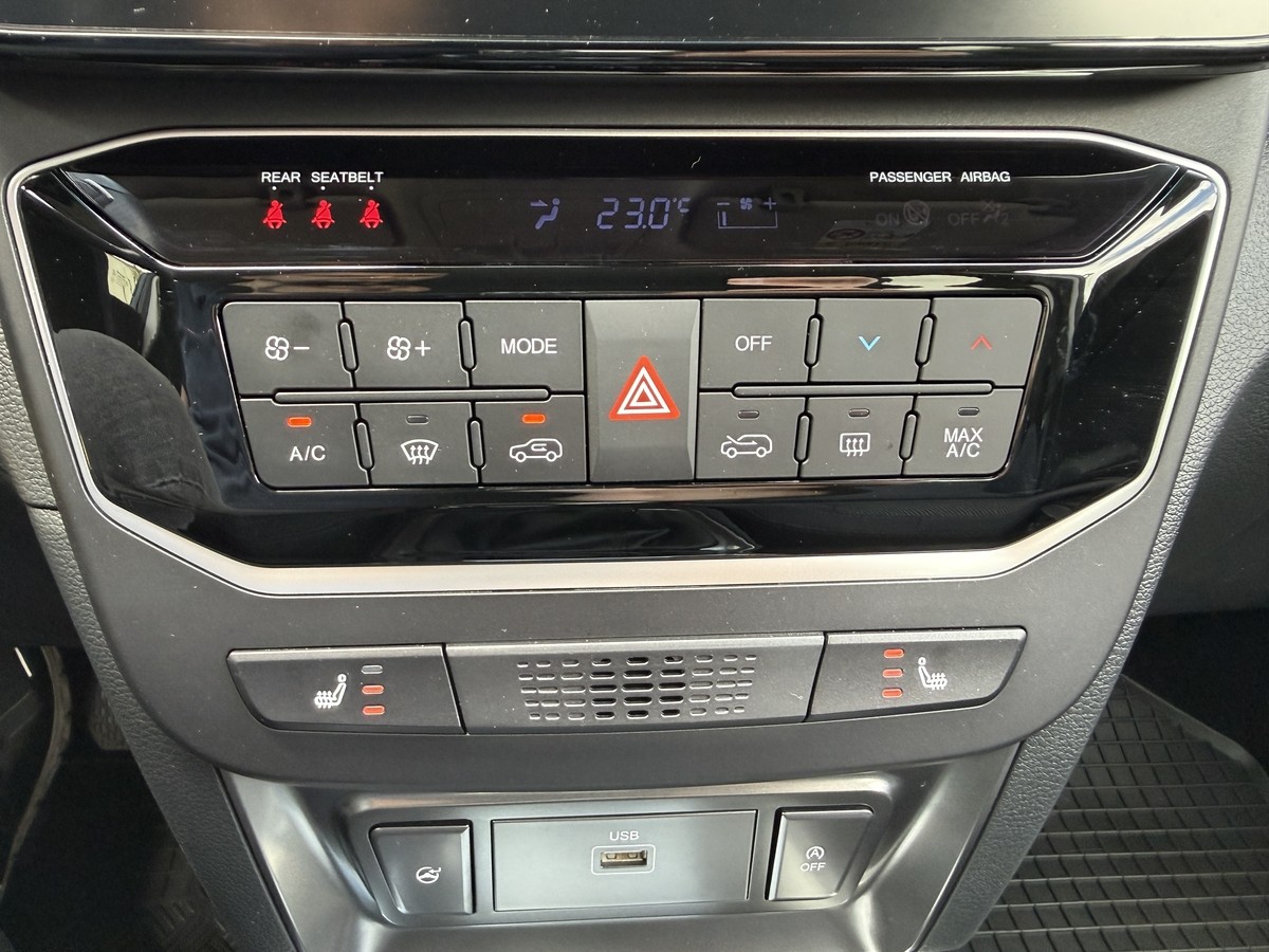 KGM Tivoli Nomad 1.5 M/T 2WD
