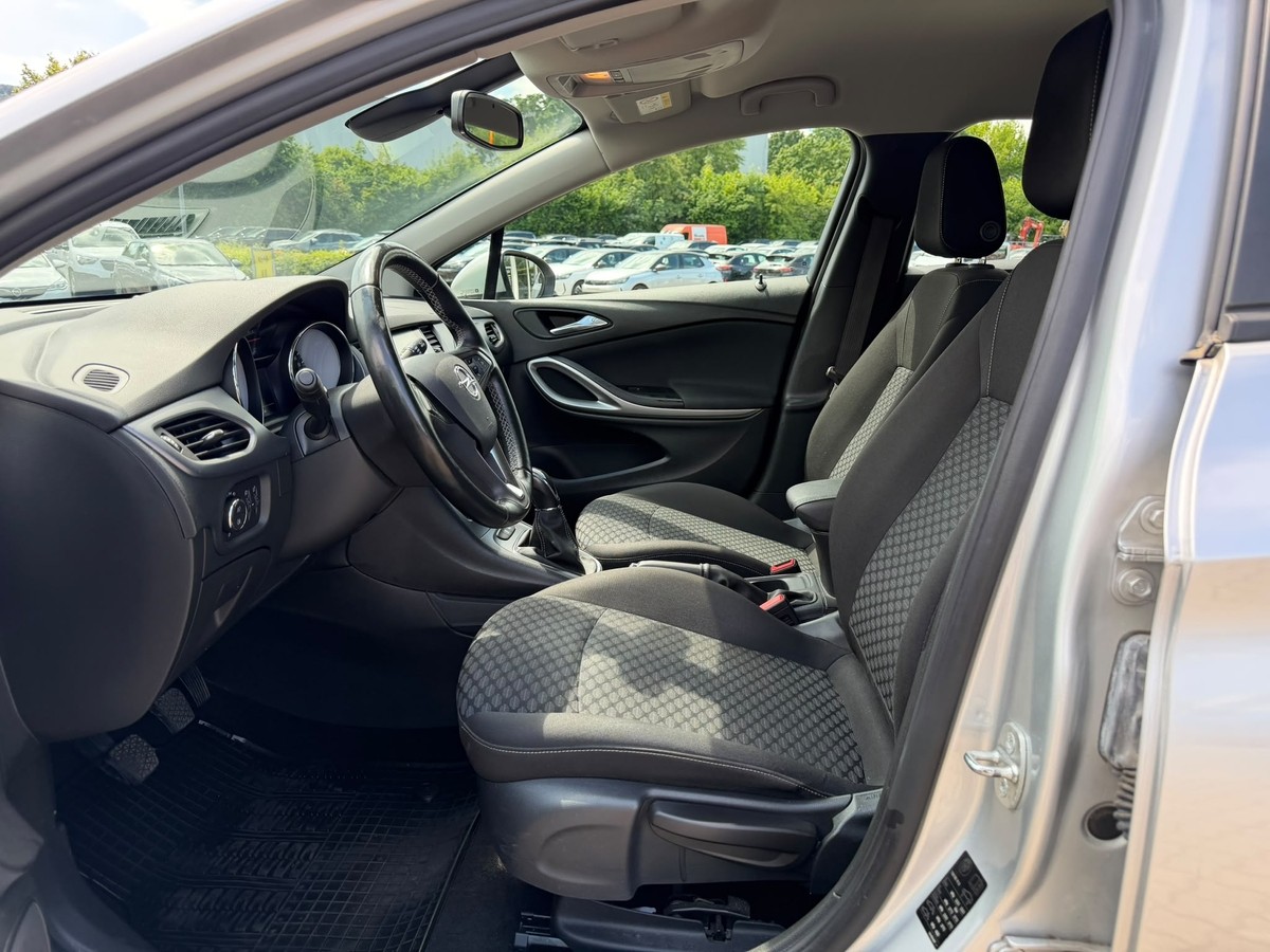 Opel Astra K 1.4 Turbo Edition + Anhängerkupplung