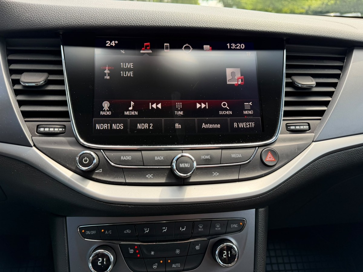 Opel Astra K 1.4 Turbo Edition + Anhängerkupplung