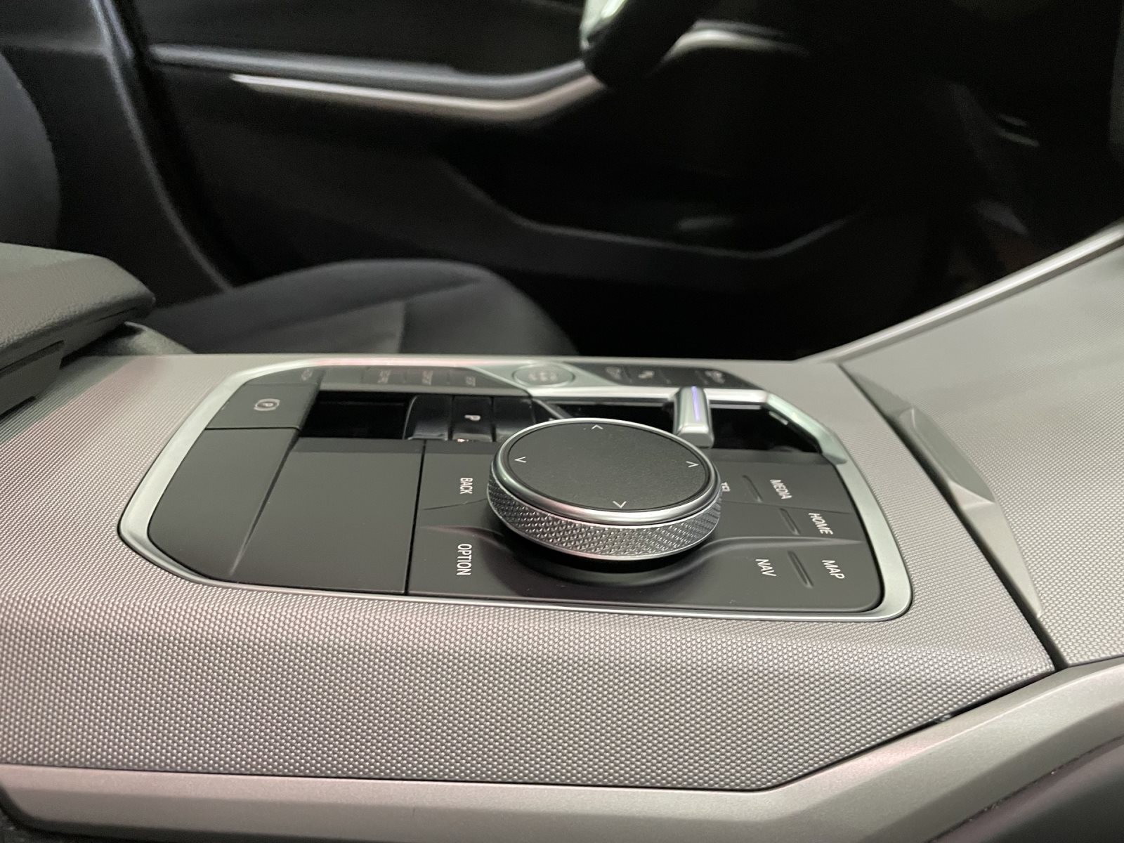 BMW 320 TOURING DAB AHK SHZ PDC ALU 19