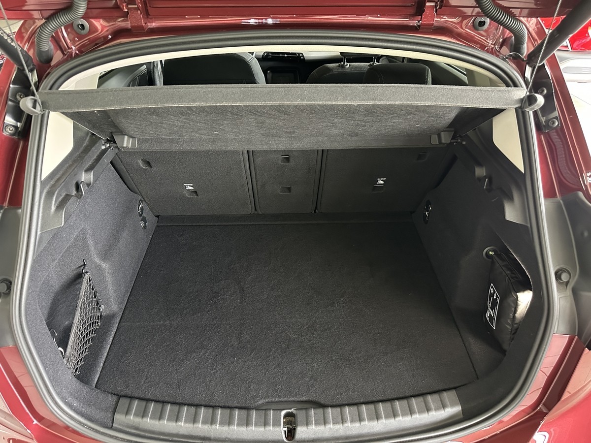 BMW 218 Active TourerAHK ACC  Pano RFK LED