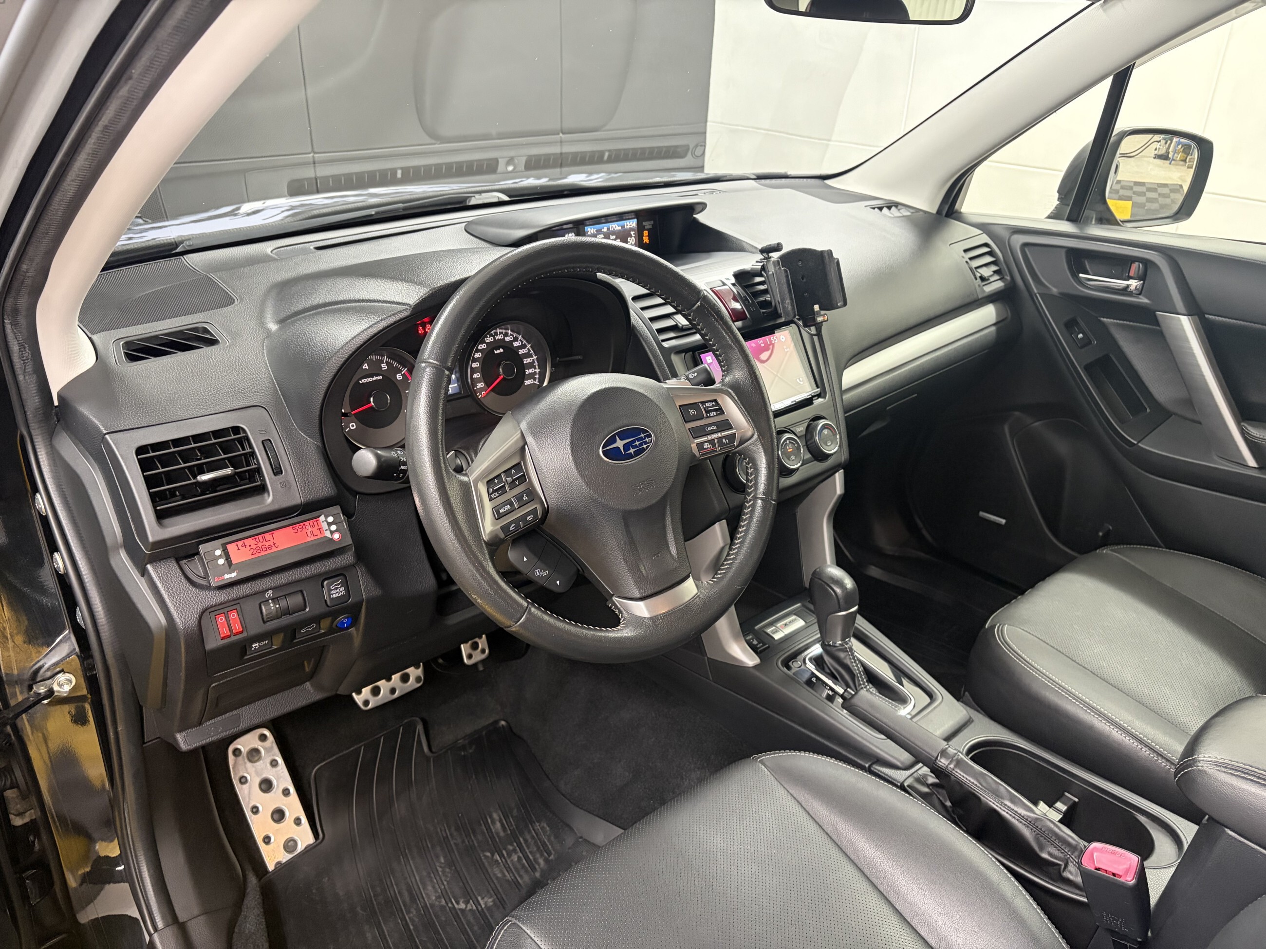 Subaru Forester Platinum+Panorama+H&K+SHZ+Keyless+Navi