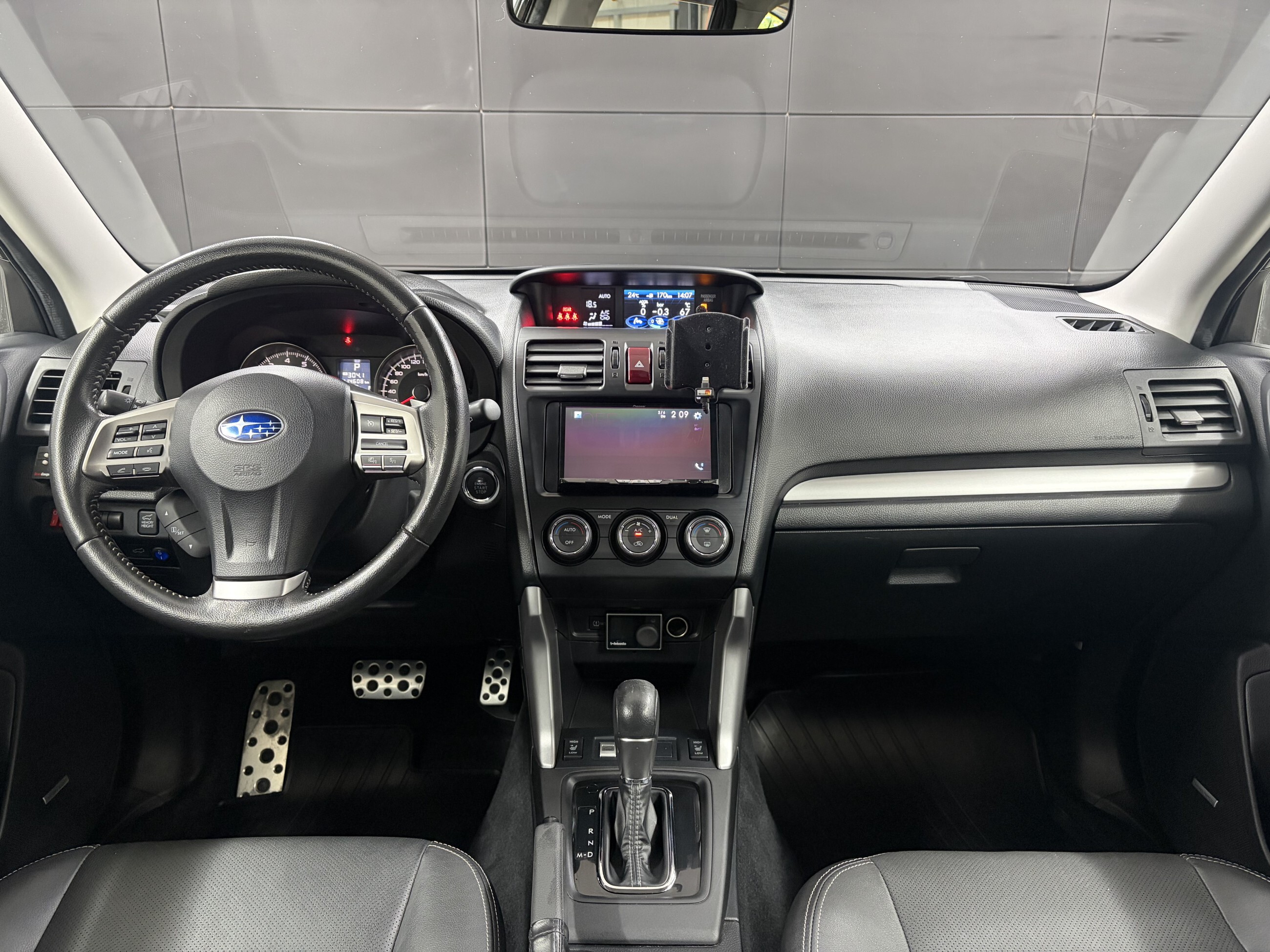 Subaru Forester Platinum+Panorama+H&K+SHZ+Keyless+Navi
