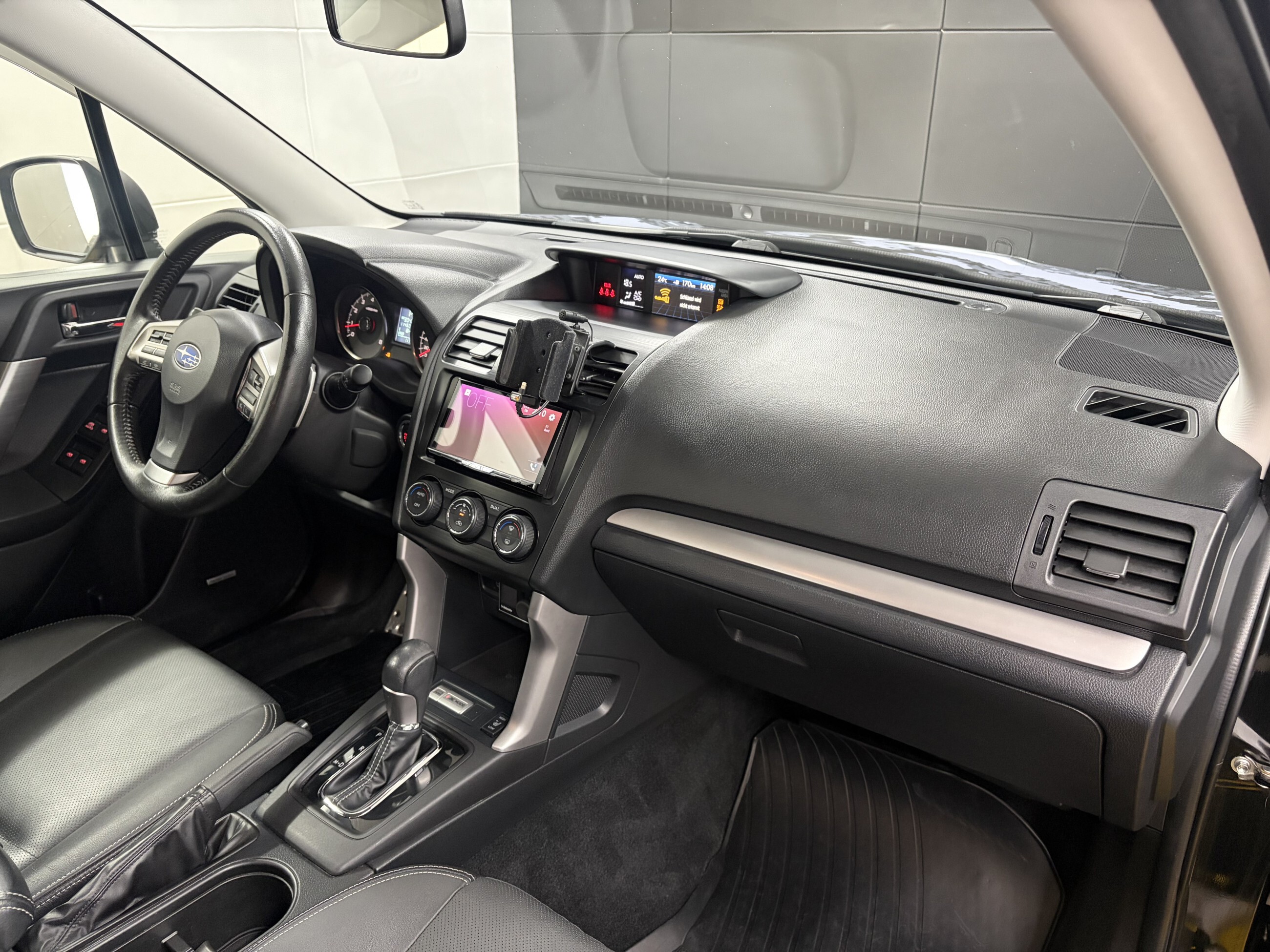 Subaru Forester Platinum+Panorama+H&K+SHZ+Keyless+Navi