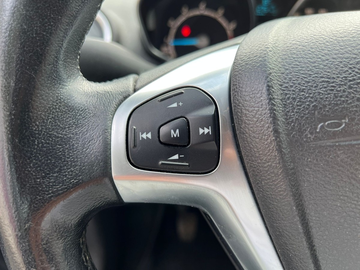 Ford Fiesta 1.25 - Klima - Frontscheiben Hzg - USB