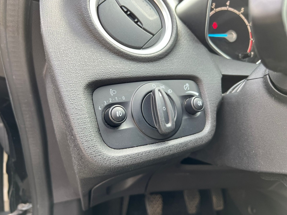 Ford Fiesta 1.25 - Klima - Frontscheiben Hzg - USB