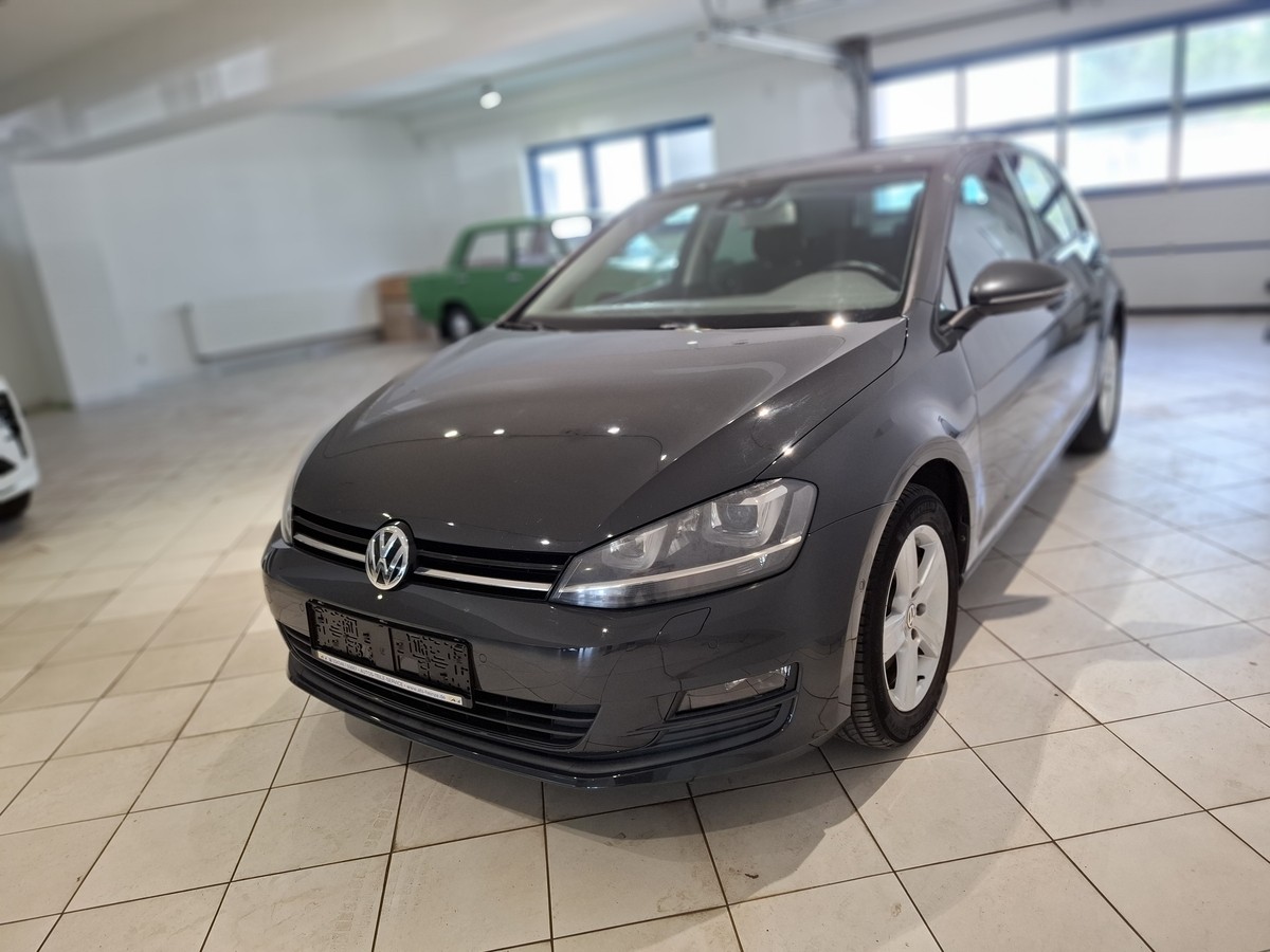 Volkswagen Golf VII 1.6 TDI Life SHZ Dynamic Light