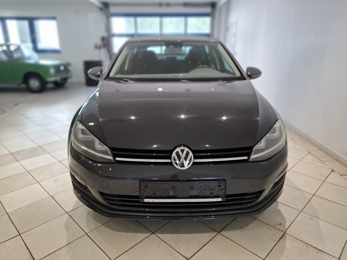 Volkswagen Golf VII 1.6 TDI Life SHZ Dynamic Light