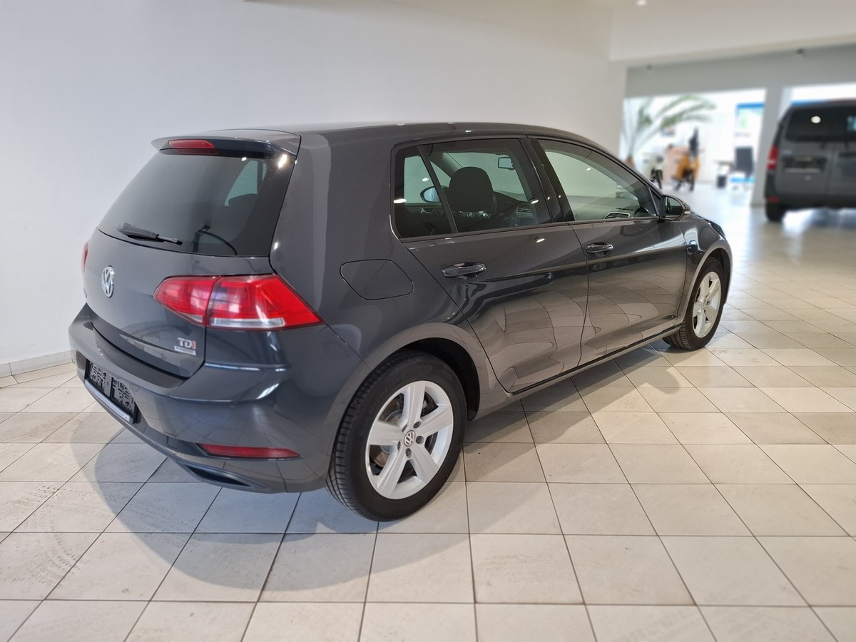 Volkswagen Golf VII 1.6 TDI Life SHZ Dynamic Light