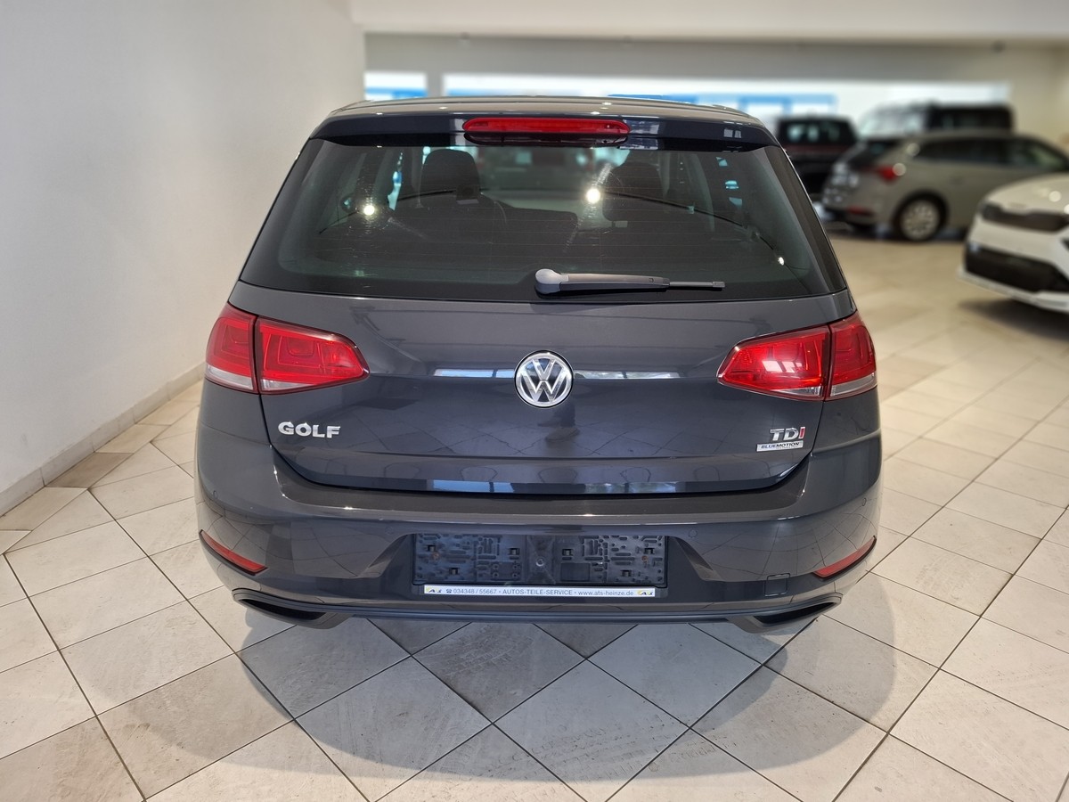 Volkswagen Golf VII 1.6 TDI Life SHZ Dynamic Light