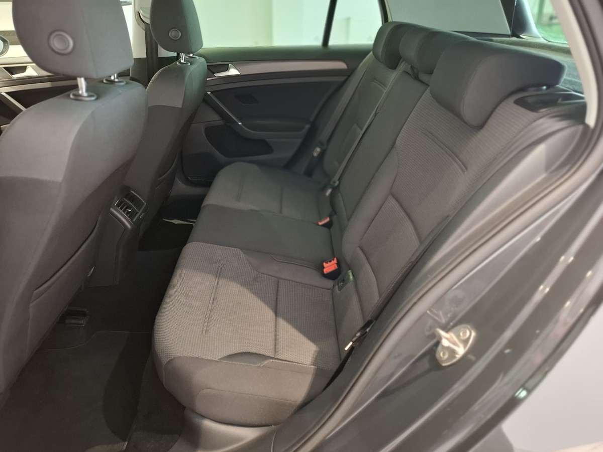 Volkswagen Golf VII 1.6 TDI Life SHZ Dynamic Light