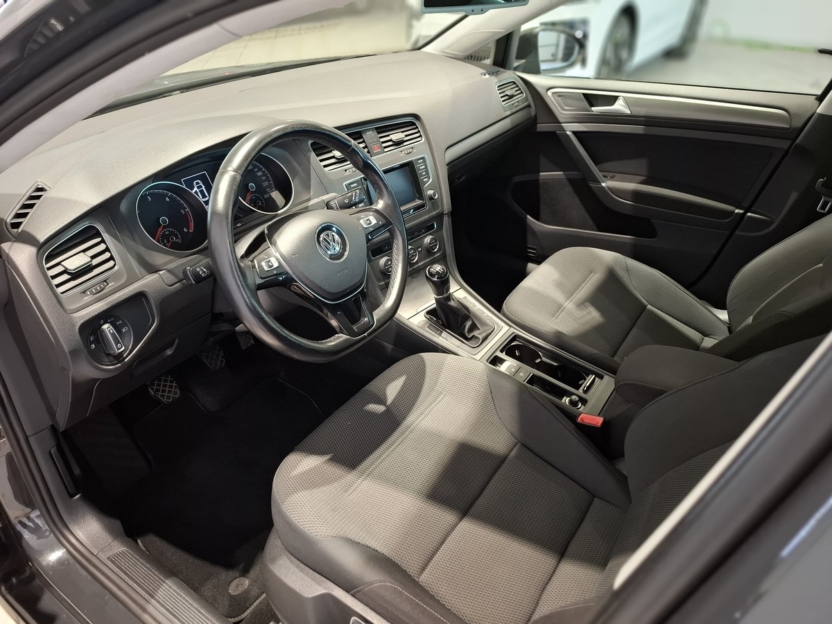 Volkswagen Golf VII 1.6 TDI Life SHZ Dynamic Light