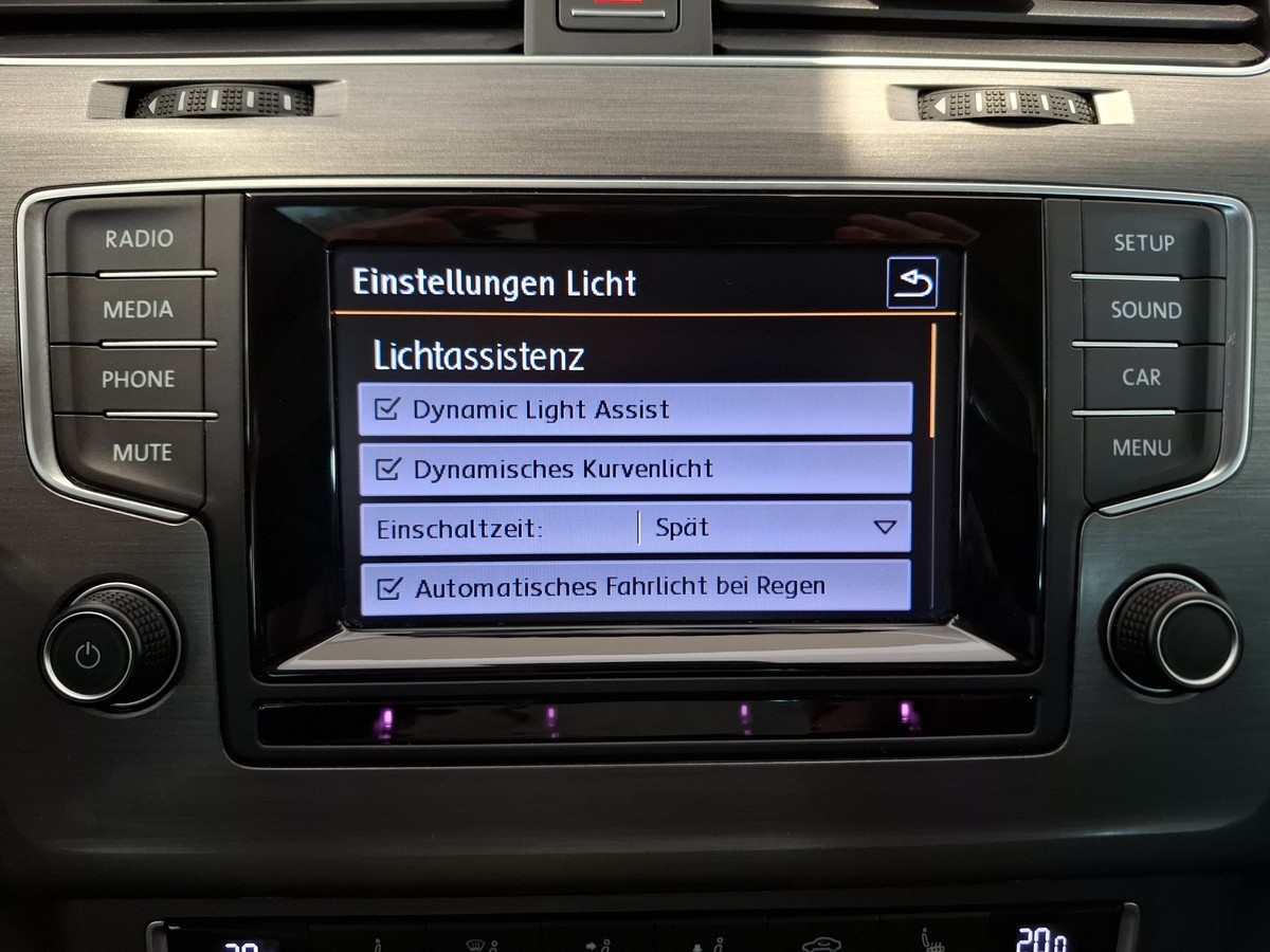 Volkswagen Golf VII 1.6 TDI Life SHZ Dynamic Light