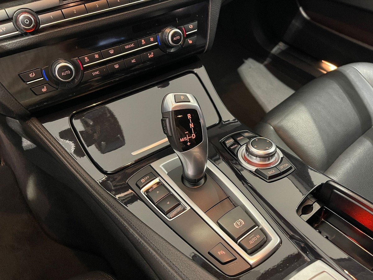 BMW 518 518d Touring Xenon NAVI AHK Leder