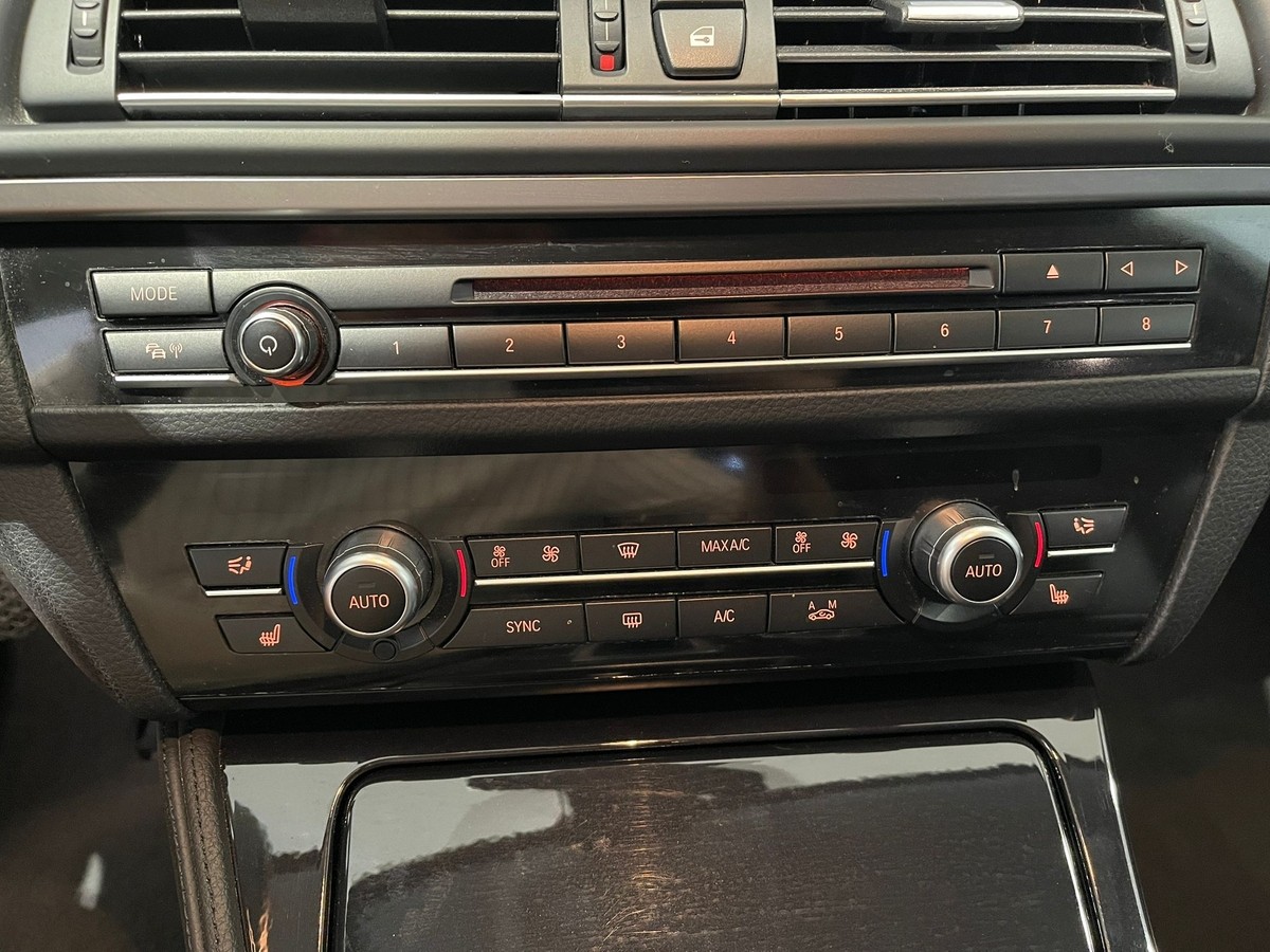 BMW 518 518d Touring Xenon NAVI AHK Leder