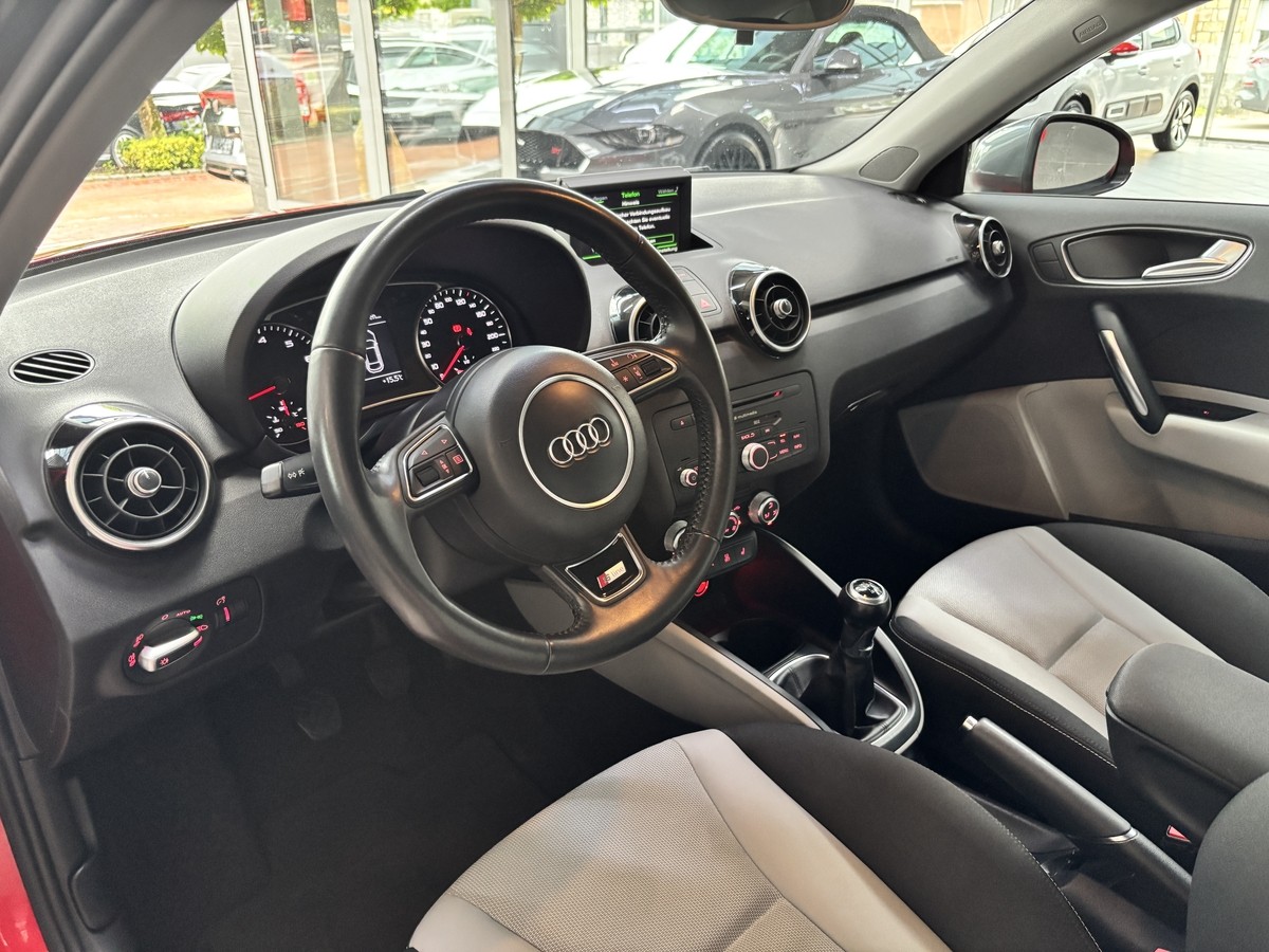 Audi A1 1.4 TFSI S-Line Ambition Bi-Xenon PDC SHZ 