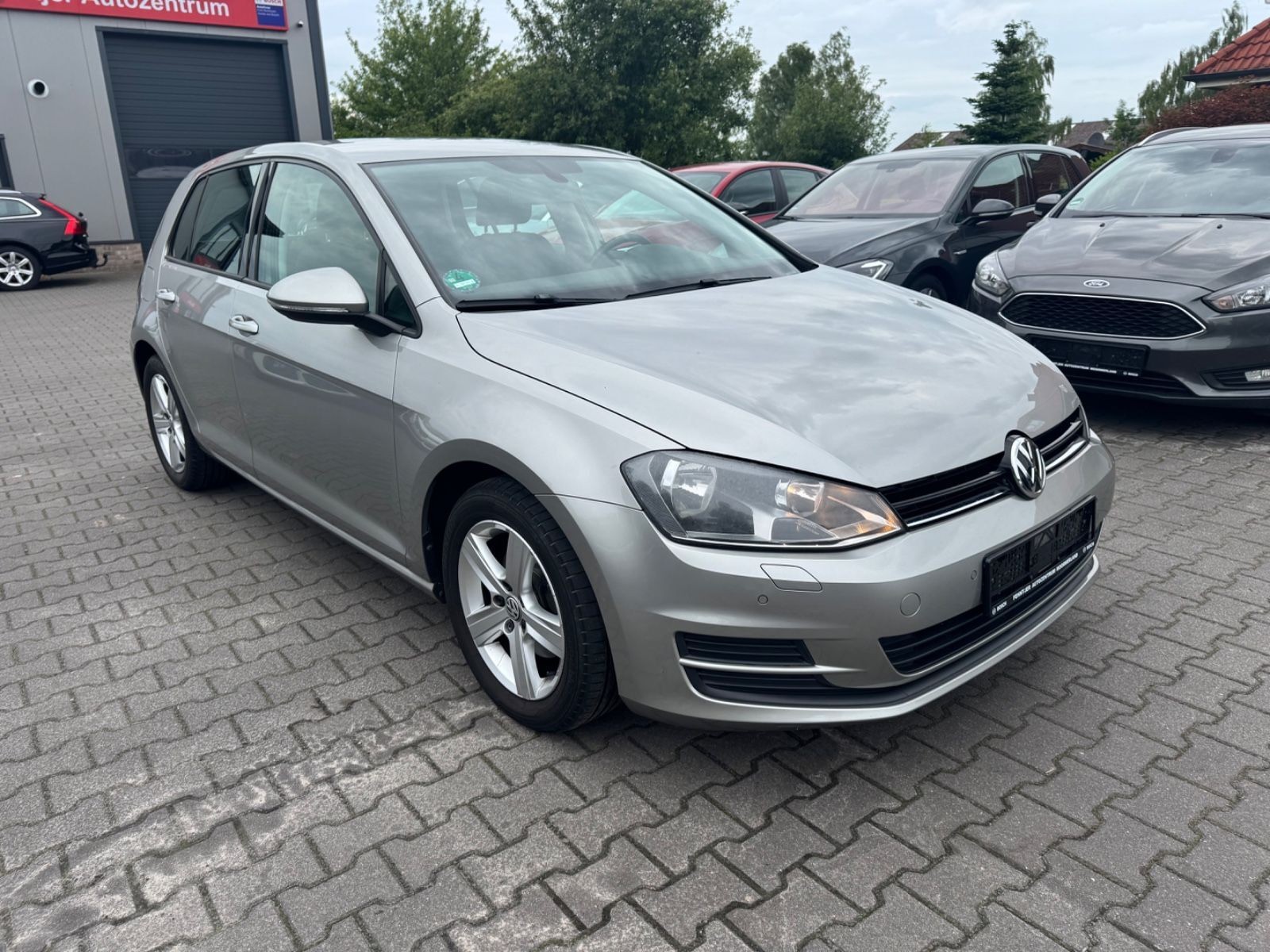 Volkswagen Golf VII Lim. Comfort BMT Klima Navi SHZ PDC AHK