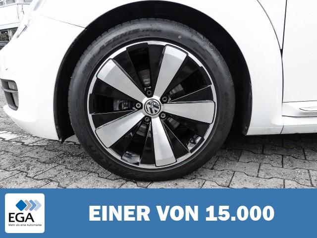 Volkswagen Beetle Cabriolet Club BMT El. Verdeck Navi Mehrzonenklima SHZ Temp PDCv+h Bergan