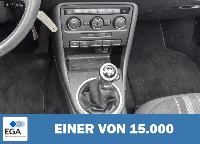 Volkswagen Beetle Cabriolet Club BMT El. Verdeck Navi Mehrzonenklima SHZ Temp PDCv+h Bergan