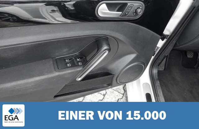 Volkswagen Beetle Cabriolet Club BMT El. Verdeck Navi Mehrzonenklima SHZ Temp PDCv+h Bergan