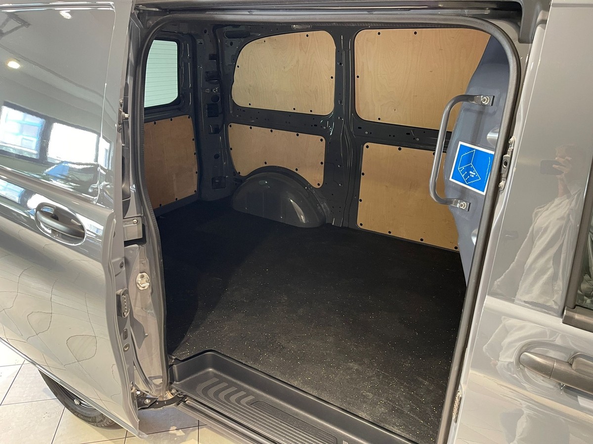 Mercedes-Benz Vito Kasten 4x4 116 CDI AHK Navi