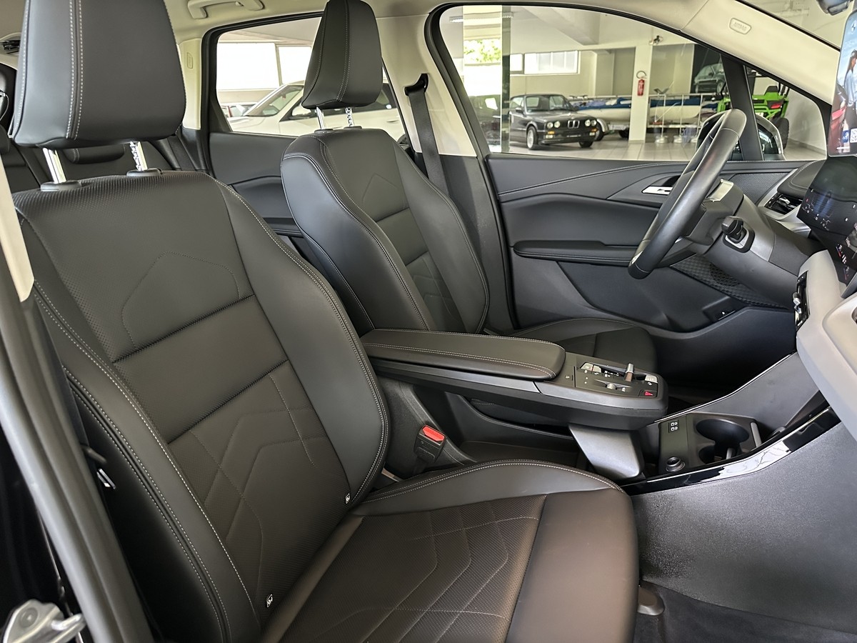 BMW 218 Active Tourer Navi. Sitzhz. Kamera LED AHK PDC CarPlay