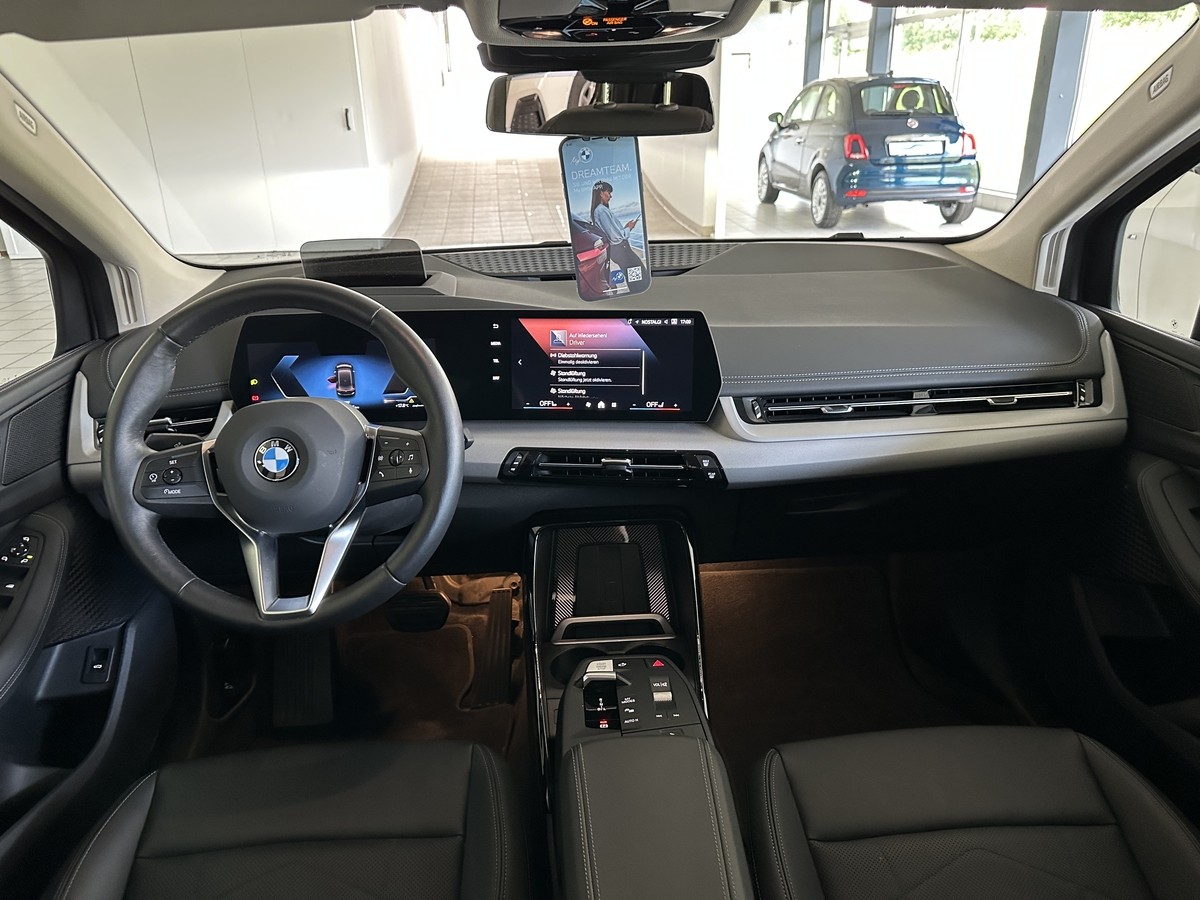 BMW 218 Active Tourer Navi. Sitzhz. Kamera LED AHK PDC CarPlay
