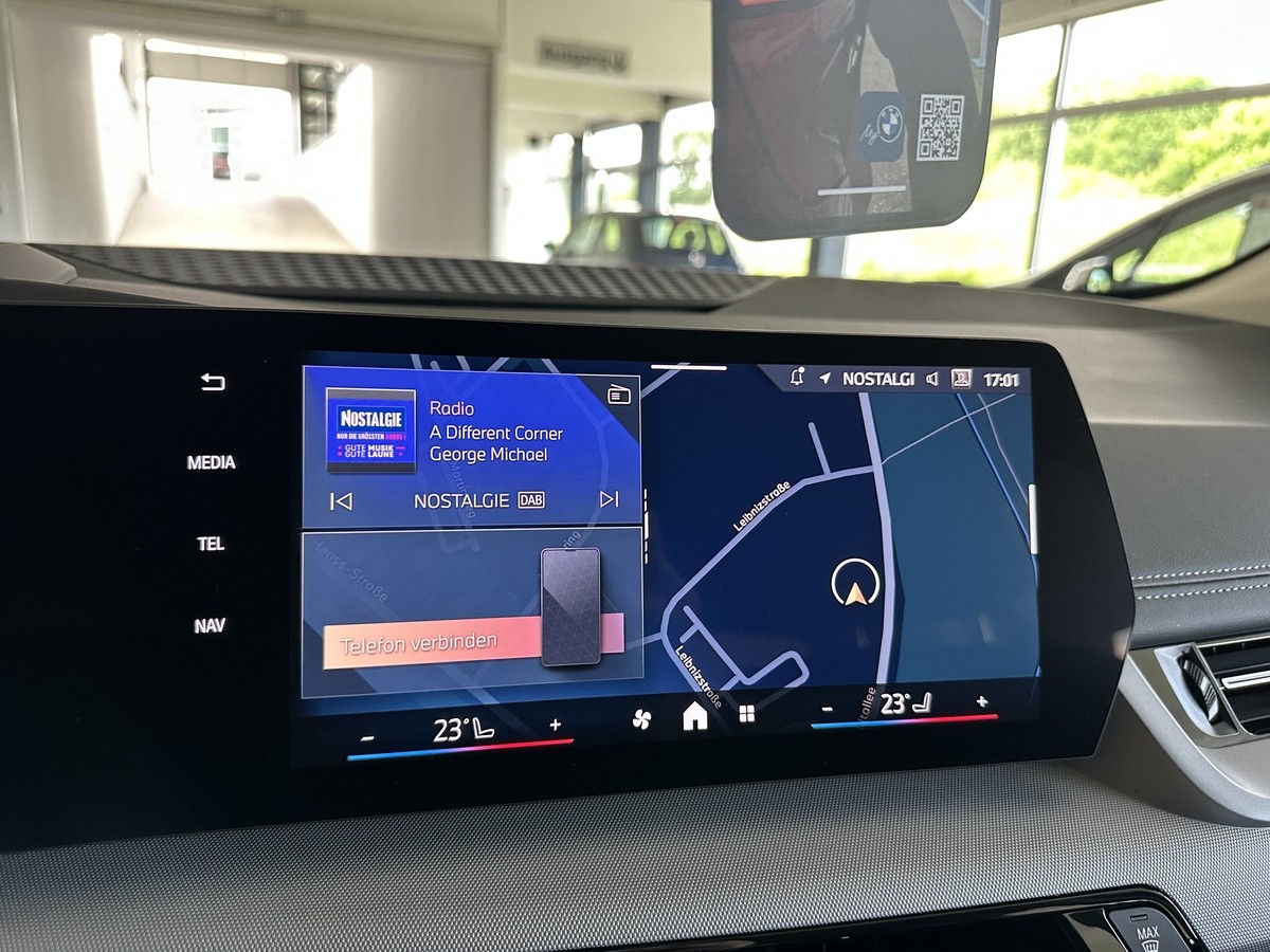 BMW 218 Active Tourer Navi. Sitzhz. Kamera LED AHK PDC CarPlay