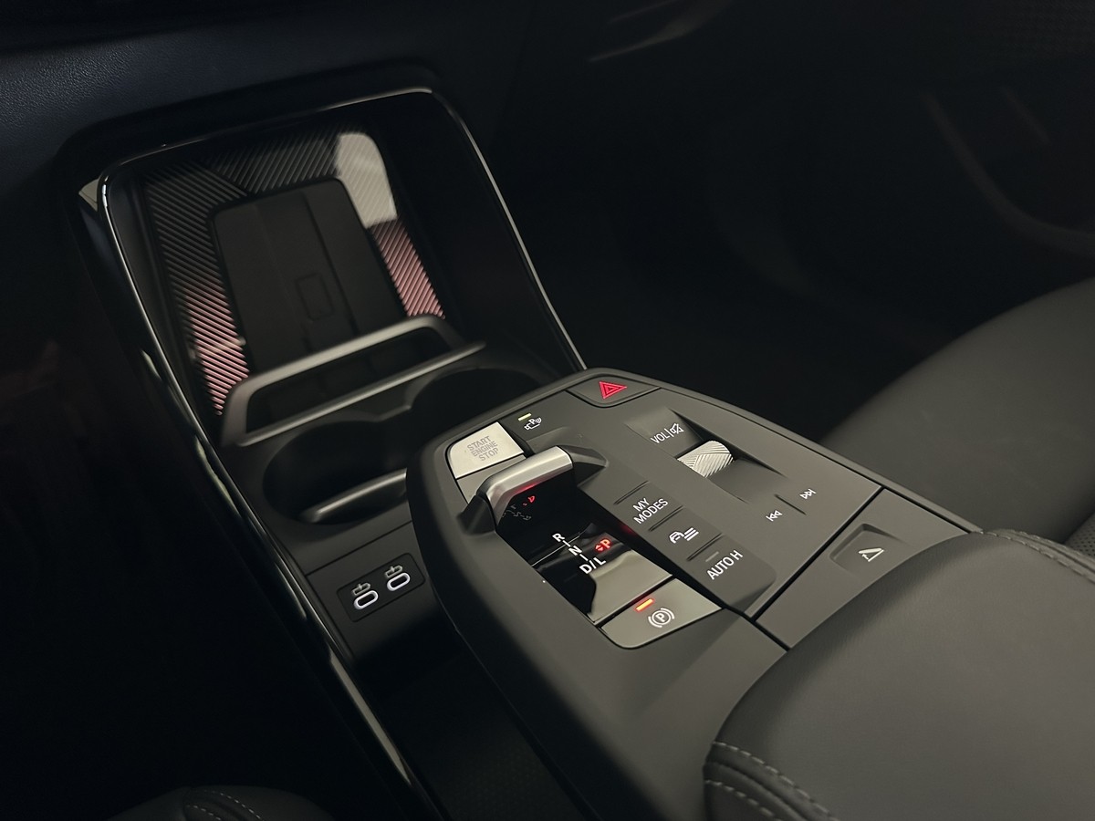 BMW 218 Active Tourer Navi. Sitzhz. Kamera LED AHK PDC CarPlay
