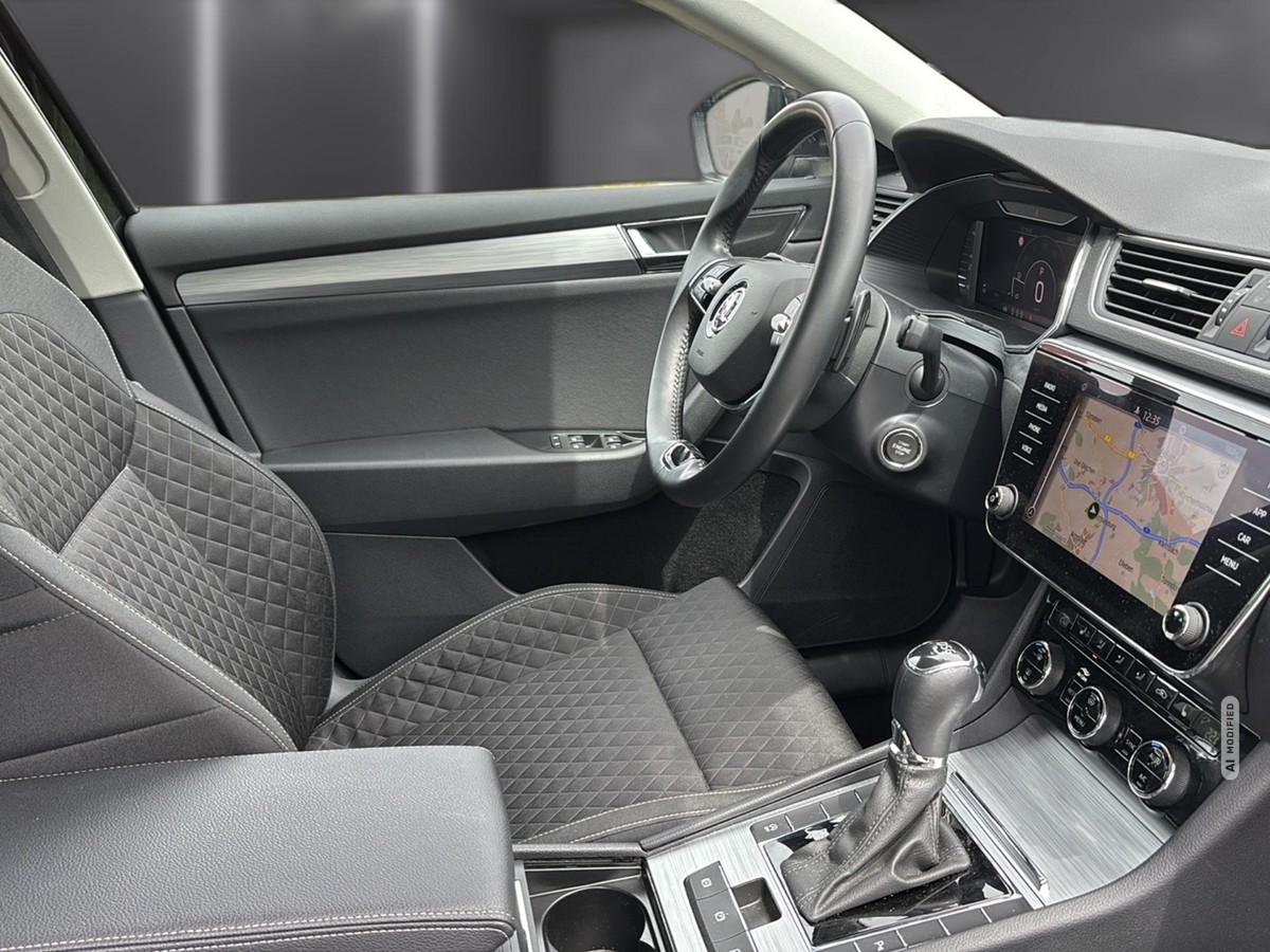 Skoda Superb Combi 2.0 TDI Ambition *LED*SHZ*LRH*NAVI*KLIMA