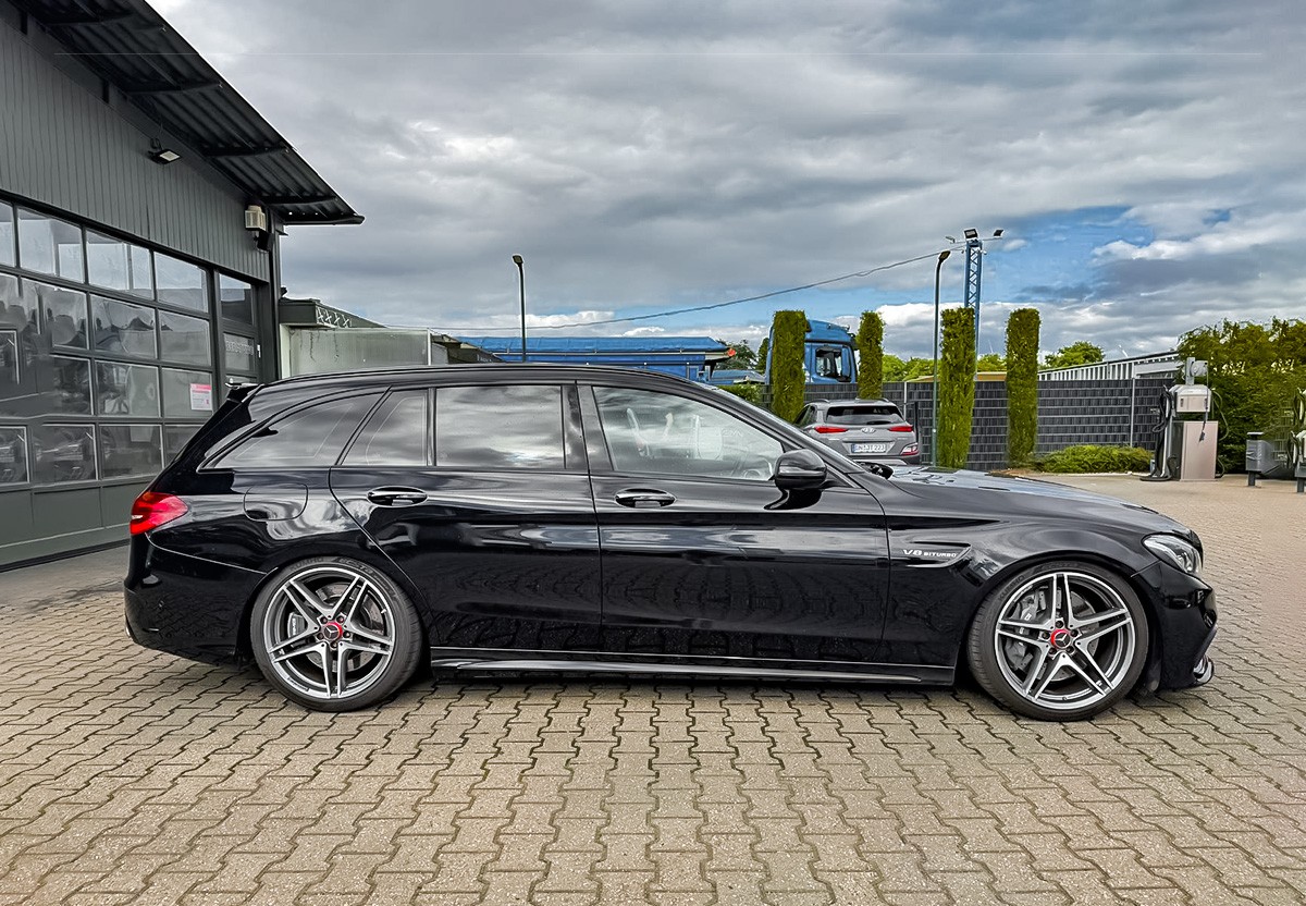 Mercedes-Benz C 63 AMG T LED Panorama HeadUp  Ambiente Comand 