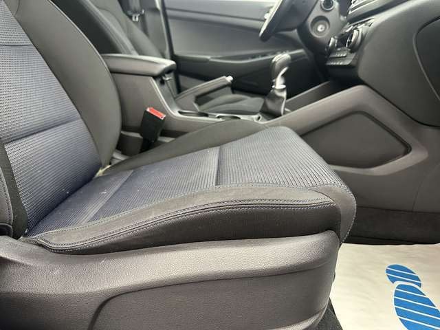 Hyundai Tucson blue Intro Edition 2WD 