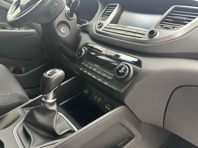 Hyundai Tucson blue Intro Edition 2WD 